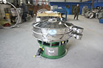 1000型三次元振動篩，產量可達1100kg/h。